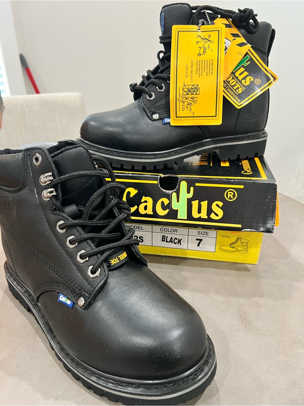 Cactus Low Top Black Leather Steel Toe Work Boot 622S- Womens 5.5/Mens Size 7